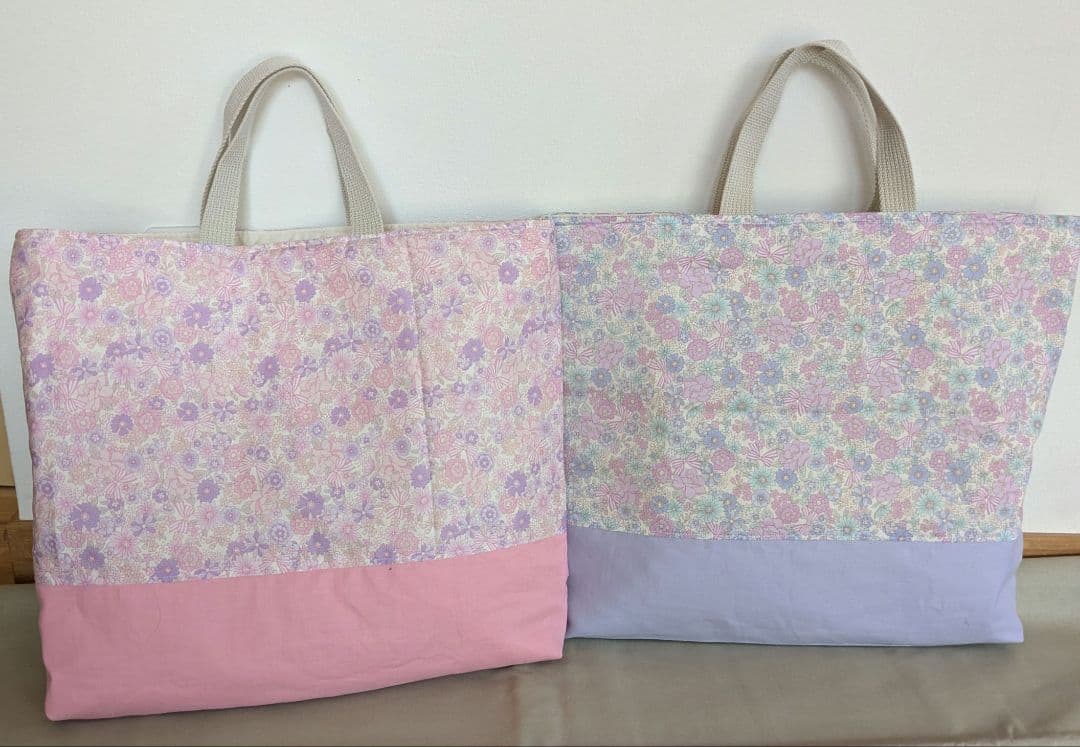 紫　大きなフリルの小花柄レッスンバッグ　ハンドメイド