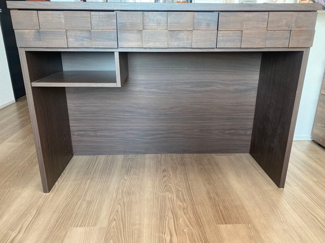 カップボード、木製デザインデスク、引き出し3つ&吊るし棚1つ付き