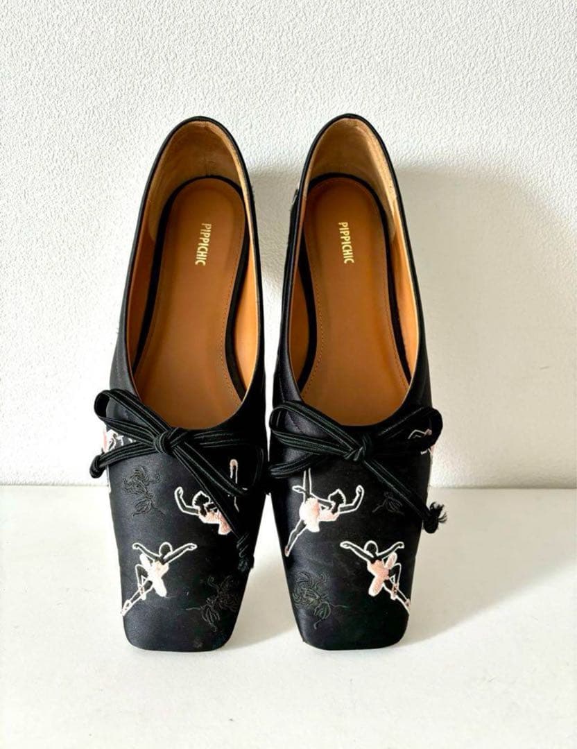 【ほぼ新品】　裏張り済み　刺繍フラットシューズ