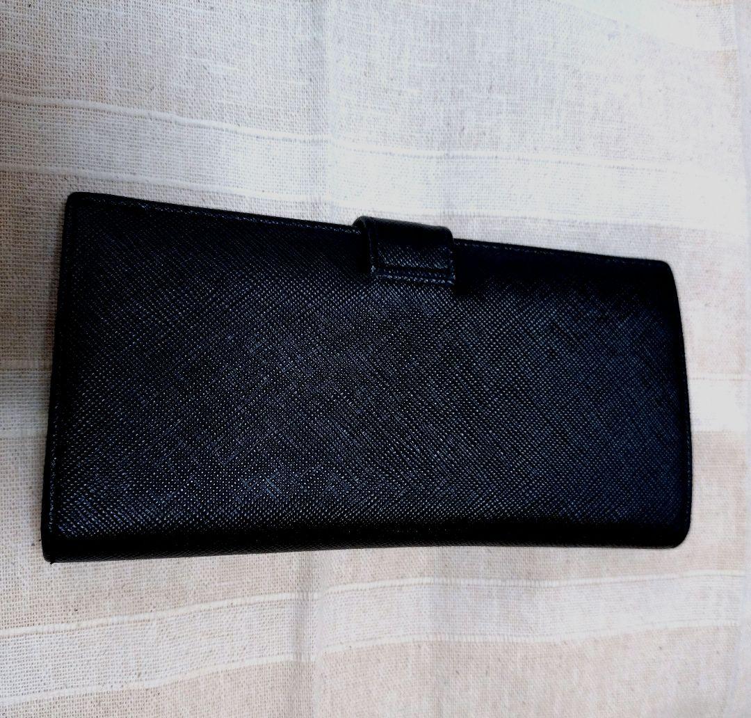 超美品　PRADA 黒　二つ折り財布　箱　カード付き