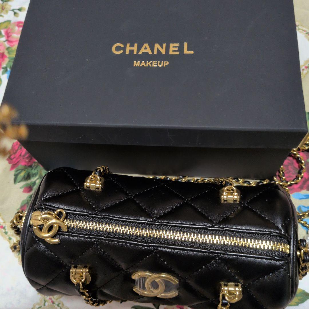 CHANEL 黒 レザー バッグ キルティングノベルティ