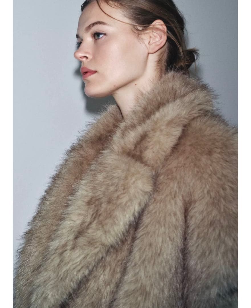 ひ*り様 タグ付き新品★ZARAのフェイクファーベストZW COLLECTION