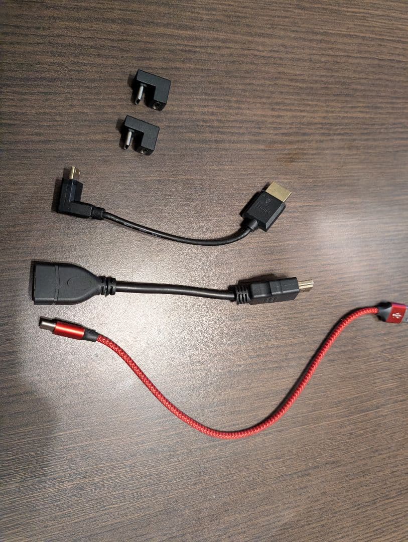 MINISFORUM EliteMini HX90 モバイルディスプレイ付