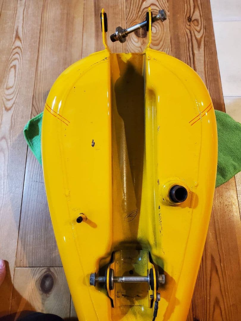 スポーツスター　XL1200Sノーマルタンク　イエロー