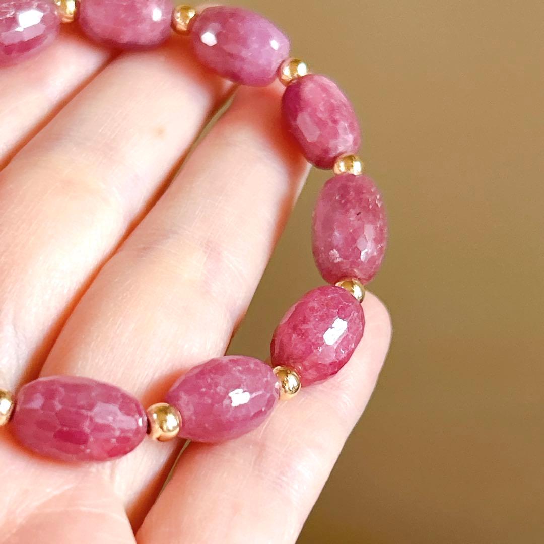 キラキラカットのルビーブレスレット