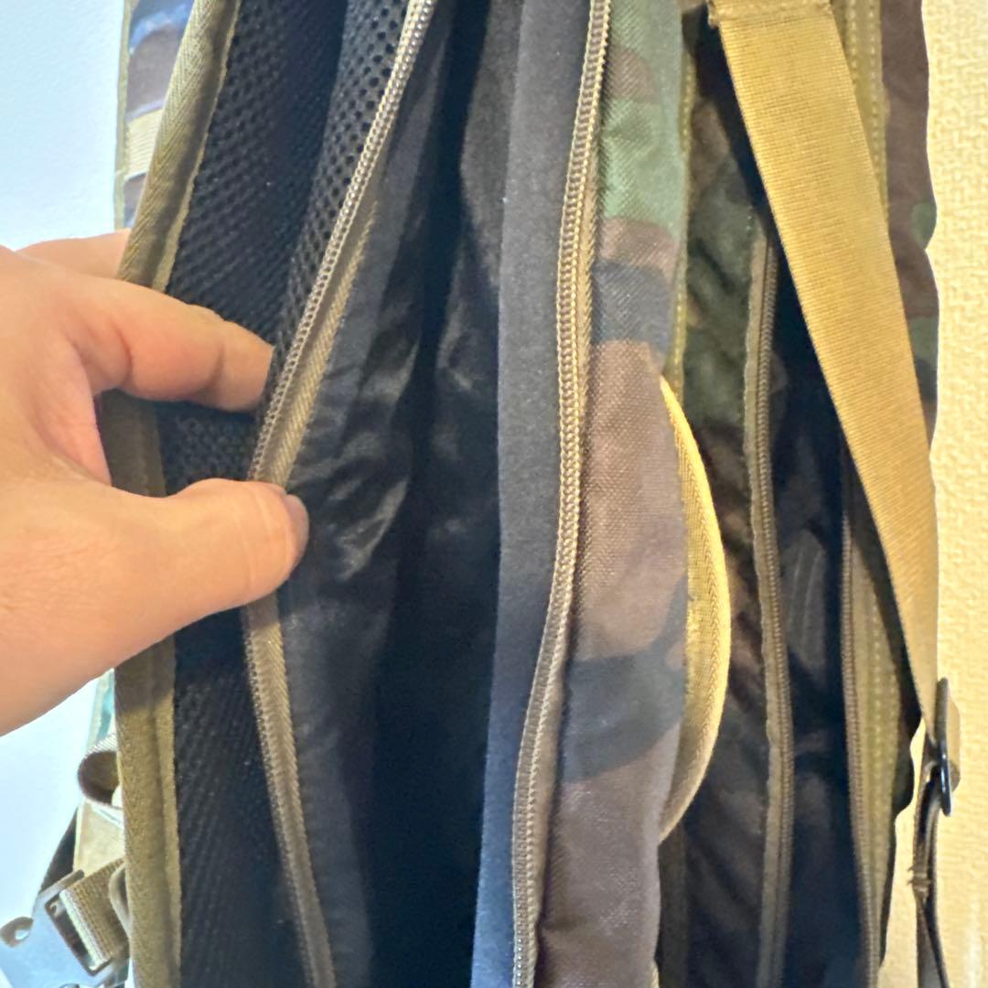 超希少【NIKE SB】 skate shuttleバックパック リュック カモ