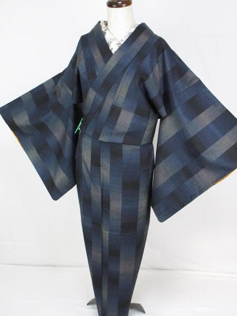 新品同様！都喜エ門＊藤絹織物＊７マルキ＊本場大島紬＊着物＊１６３ｃｍ＊裄６８