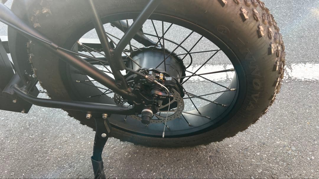 電動アシスト自転車 新品定価28万円 ほぼ新品 2BM