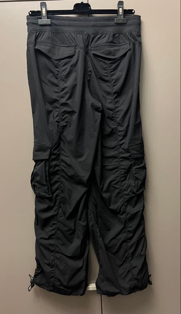 Dance Studio リラックスフィット ミッドライズカーゴパンツ アジア