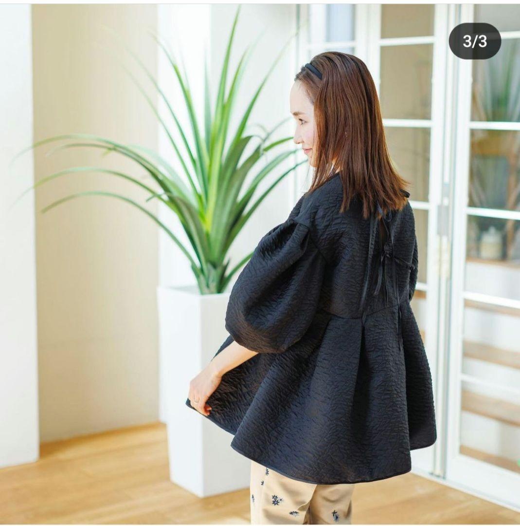 Blueleaブルレア　シルキージャガードブラウス　ブラック