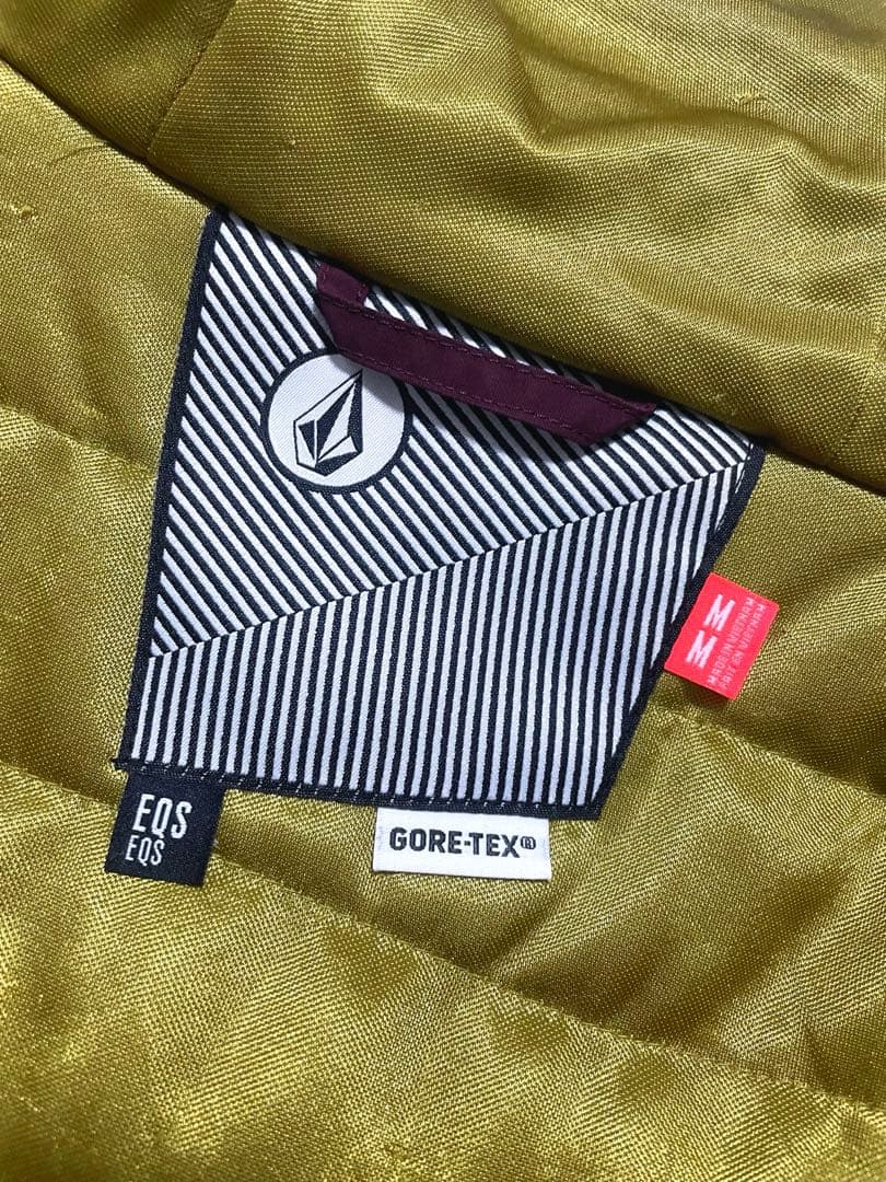 Volcom GORE-TEX 紫色 フード付き　スノボウェア 女性用　パープル