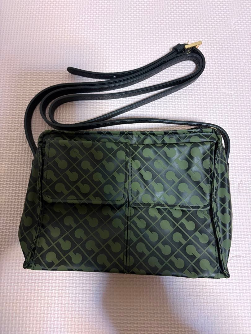 kueさま ゲラルディーニ☆ソフティ☆ポシェット☆斜めがけ