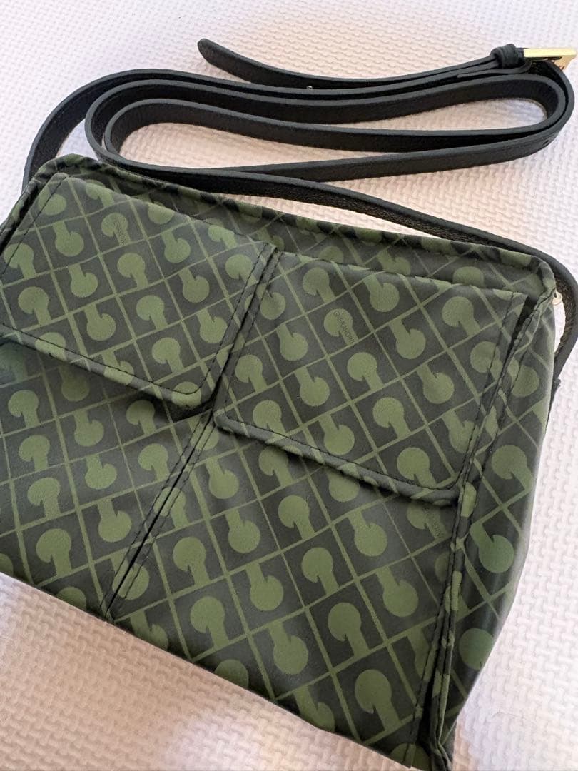 kueさま ゲラルディーニ☆ソフティ☆ポシェット☆斜めがけ