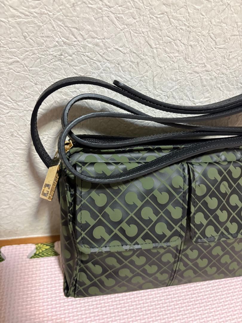 kueさま ゲラルディーニ☆ソフティ☆ポシェット☆斜めがけ