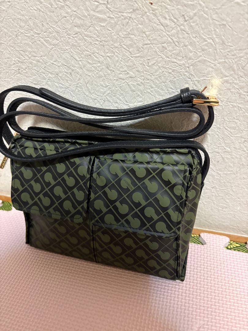 kueさま ゲラルディーニ☆ソフティ☆ポシェット☆斜めがけ