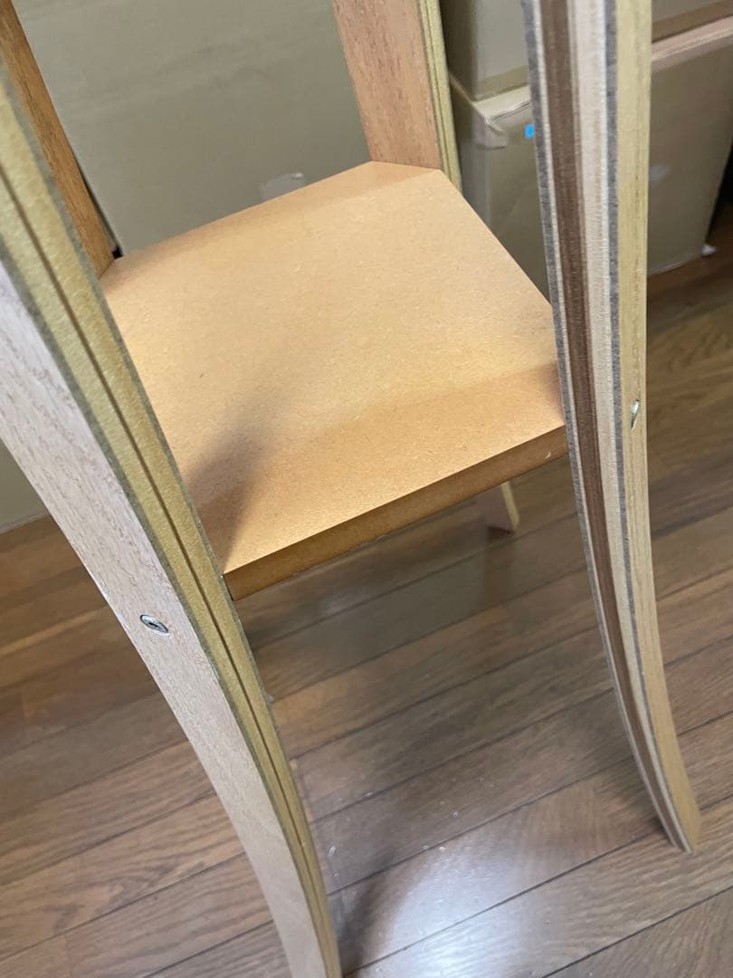 北欧モダン ポールハンガー 曲木 アクタス 似ています