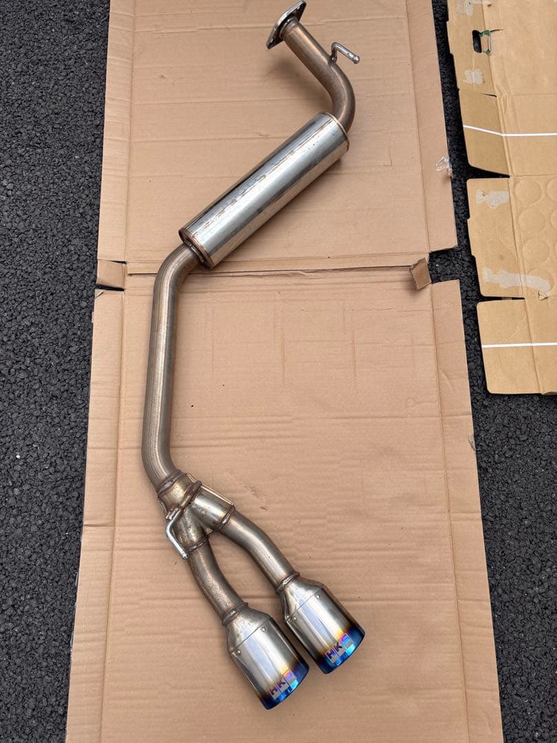 【ゆう☆ミ様】日産セレナGFC27 2WD HKSマフラー