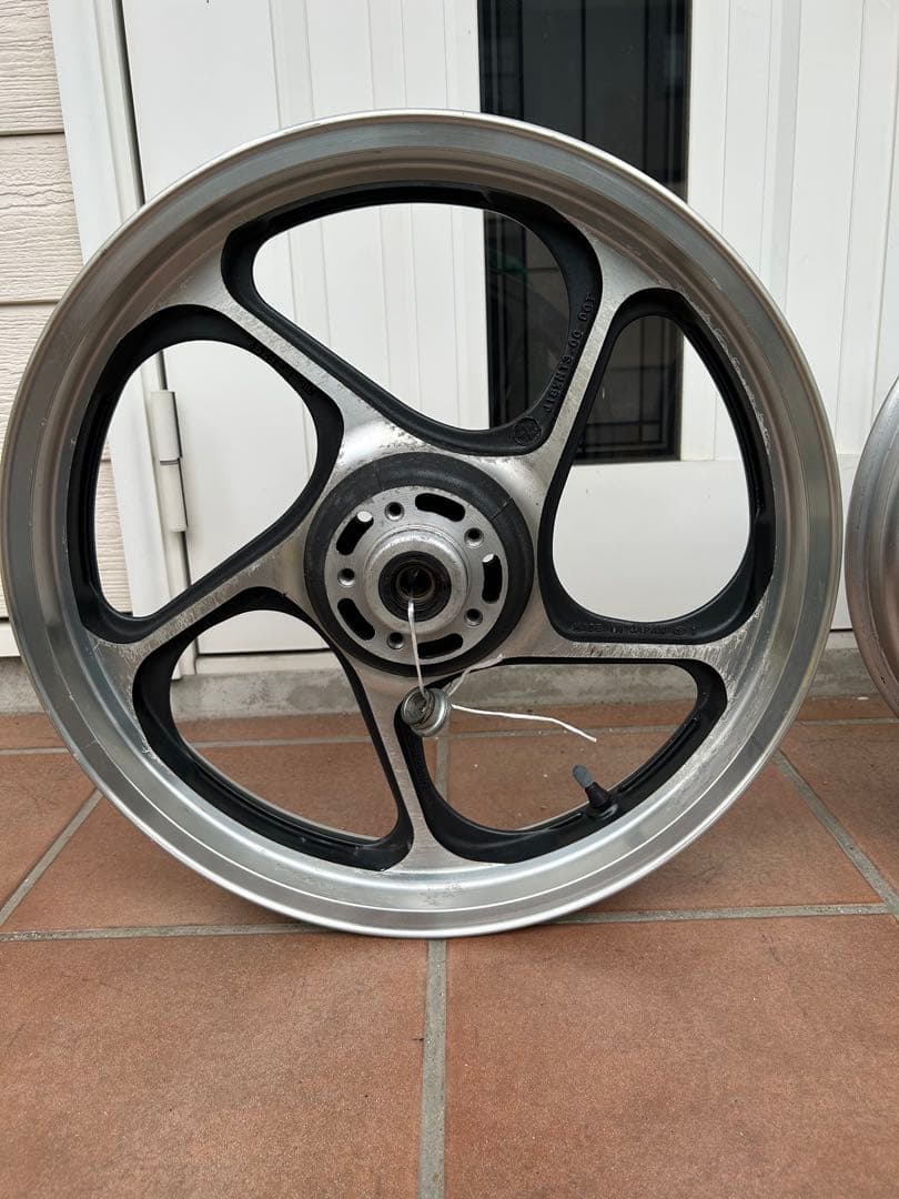 7*w様 カワサキ　ゼファー1100　純正ホイール　前後　中古