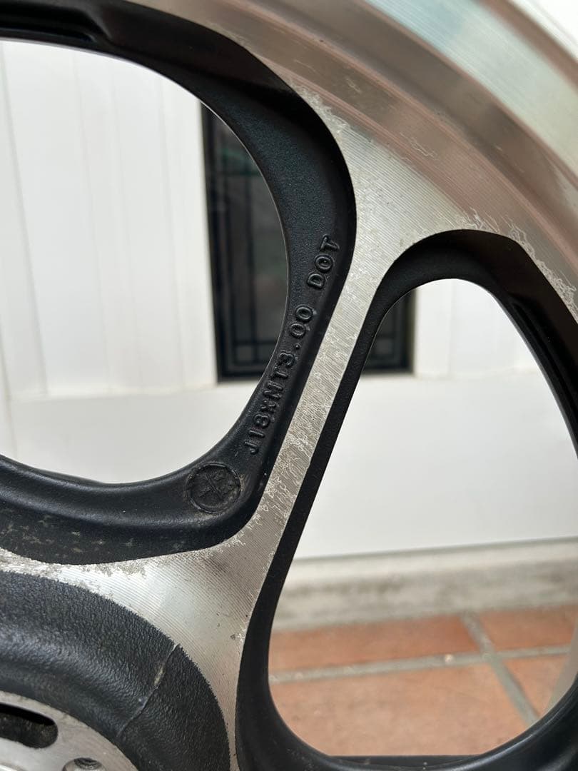 7*w様 カワサキ　ゼファー1100　純正ホイール　前後　中古