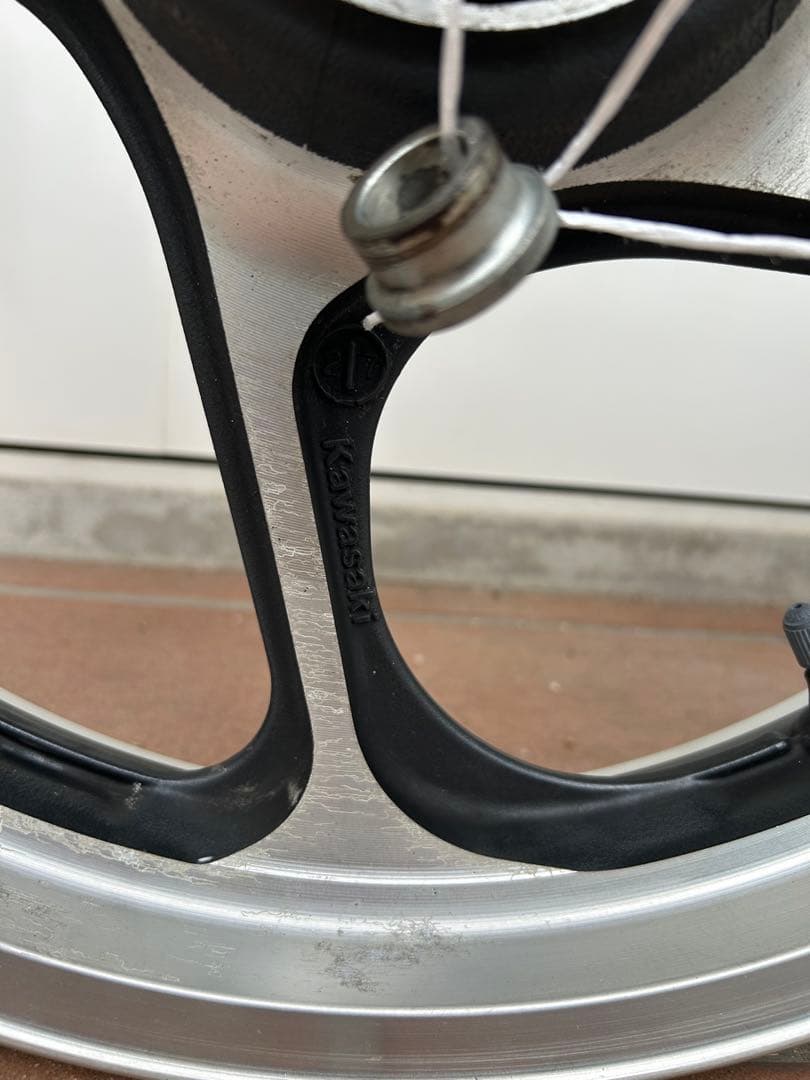 7*w様 カワサキ　ゼファー1100　純正ホイール　前後　中古