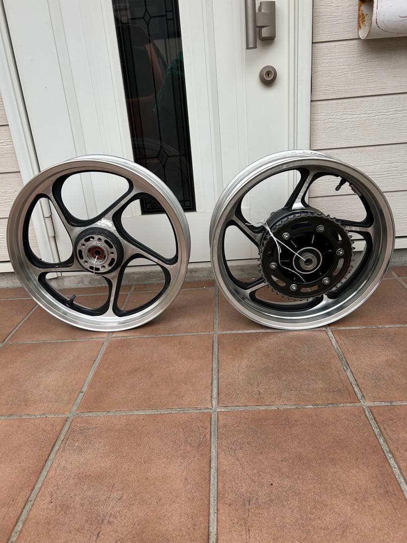 7*w様 カワサキ　ゼファー1100　純正ホイール　前後　中古