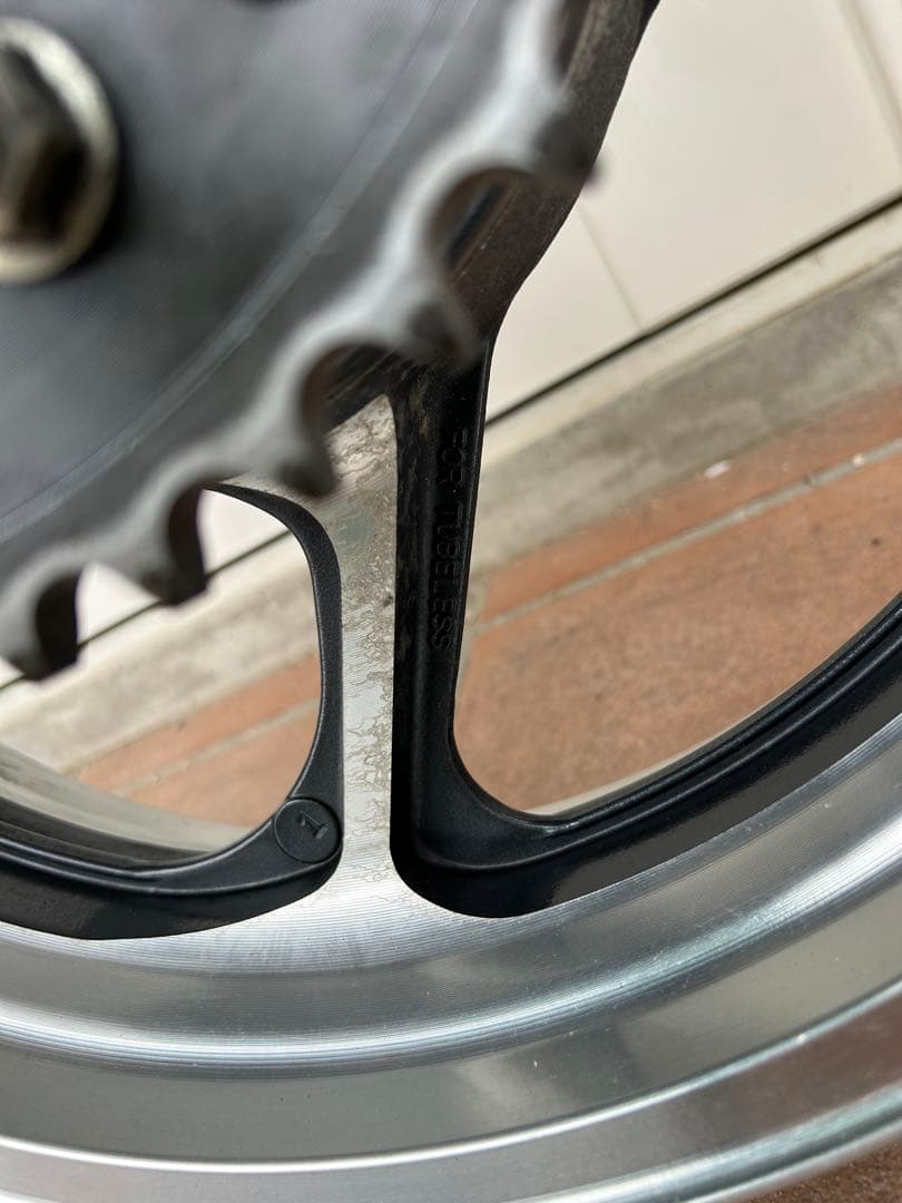 7*w様 カワサキ　ゼファー1100　純正ホイール　前後　中古