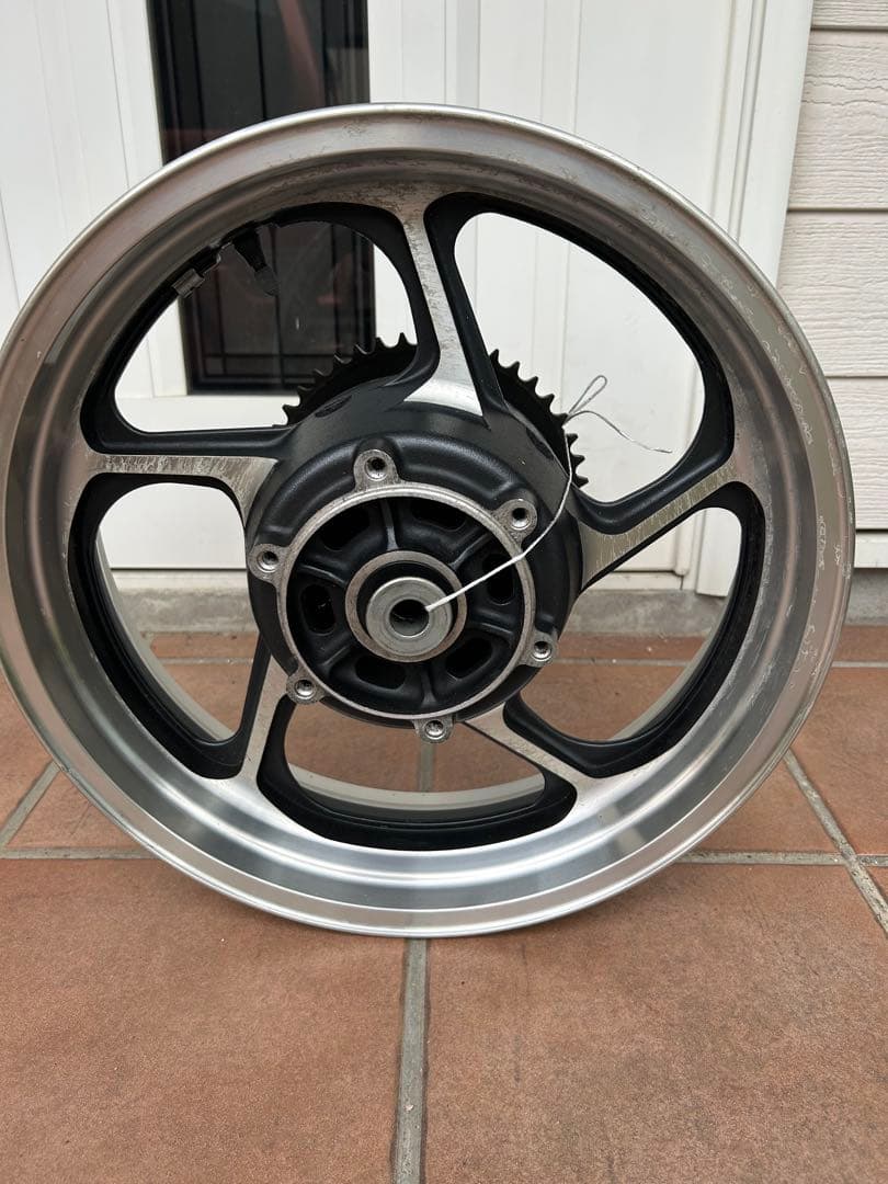 7*w様 カワサキ　ゼファー1100　純正ホイール　前後　中古