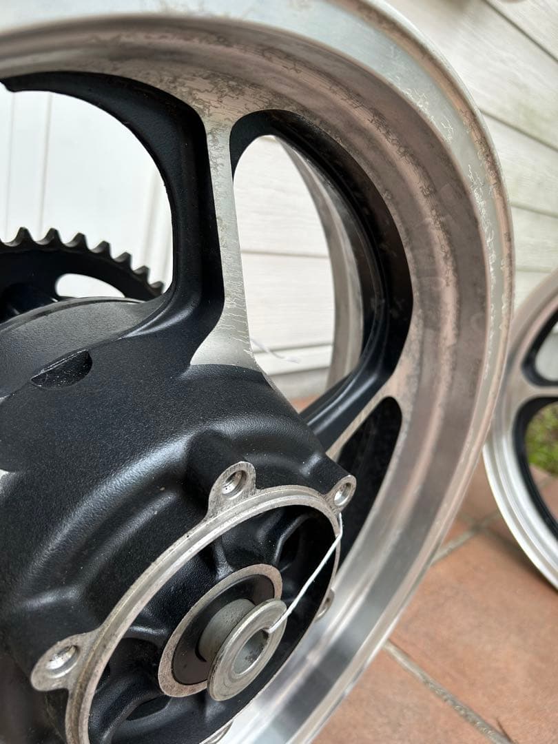 7*w様 カワサキ　ゼファー1100　純正ホイール　前後　中古