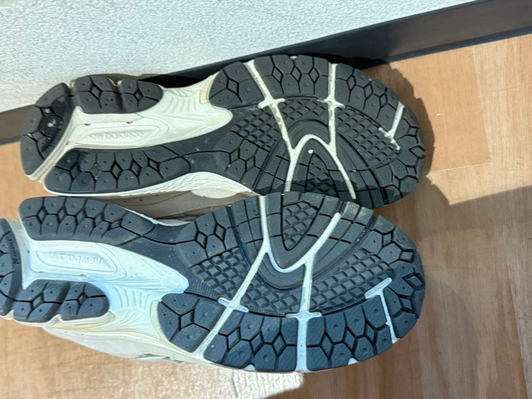 ニューバランス2002スニーカー