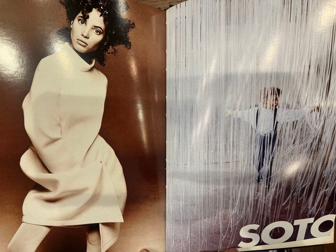 【値下げしました】COMME des GARÇONS アートブック