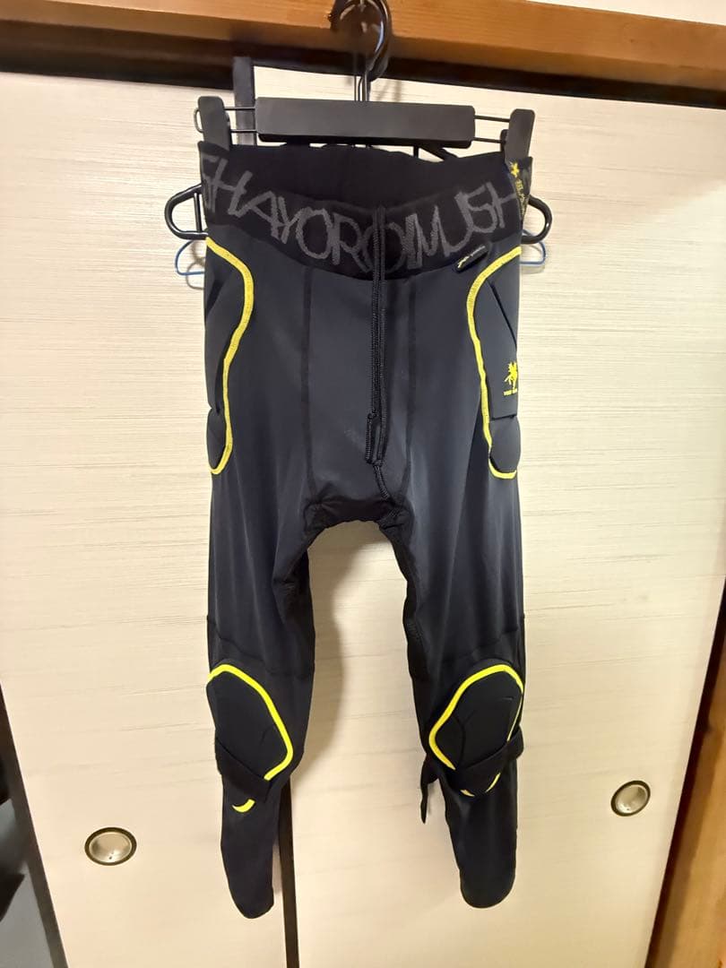 ヨロイムシャ　プロテクター　パンツ　スノボ　スキー
