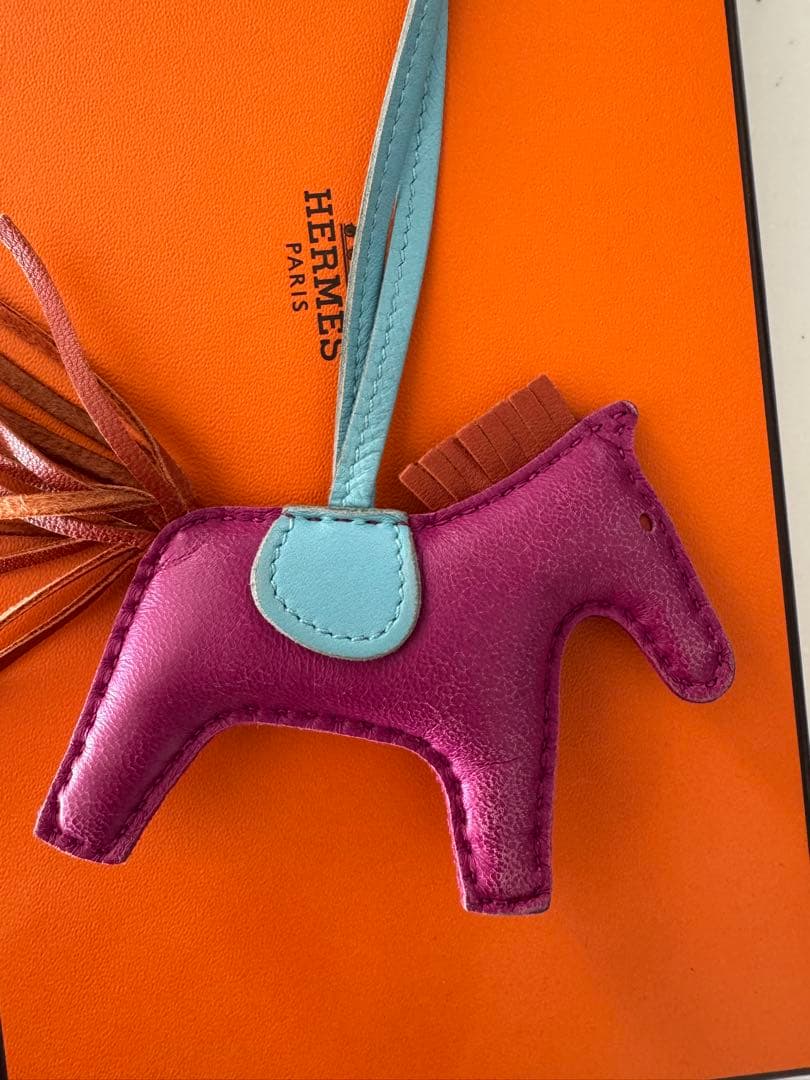 Hermès ロデオチャームPMアニョーミロ箱付き