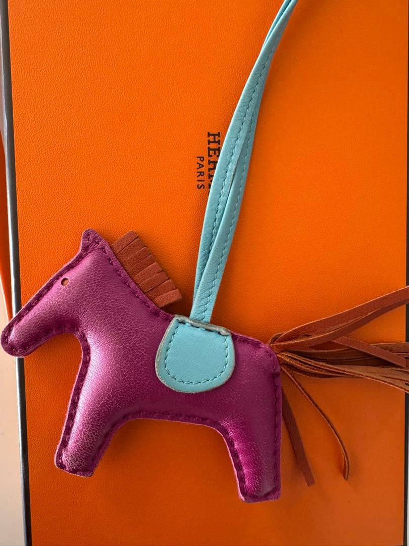 Hermès ロデオチャームPMアニョーミロ箱付き