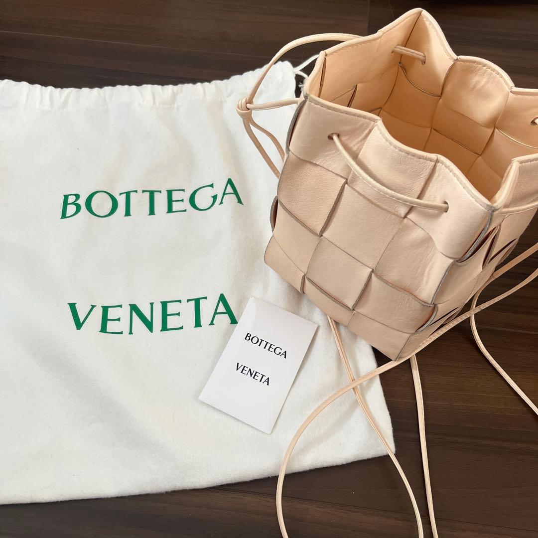 ボッテガヴェネタ　クロスボディバケット