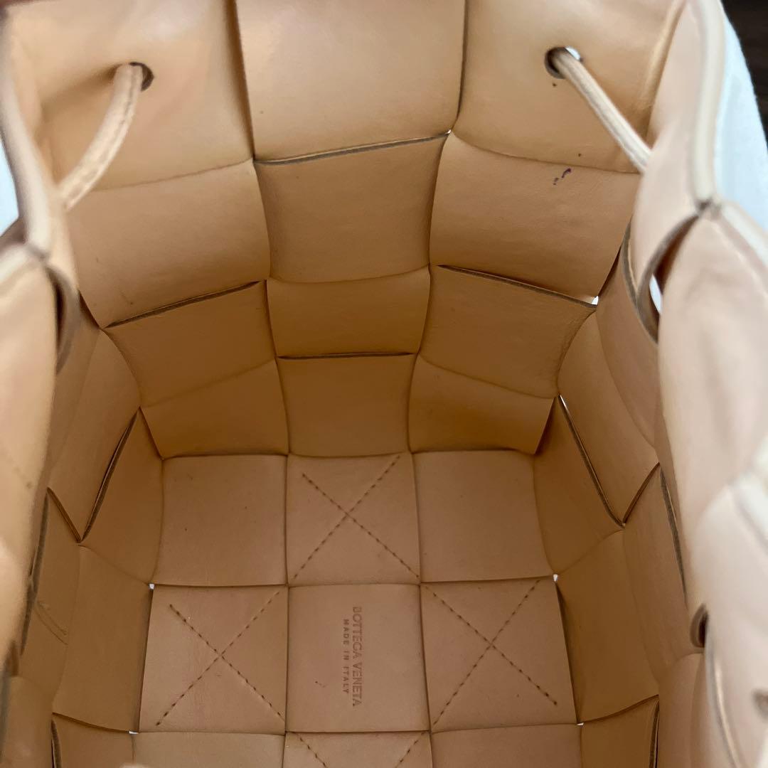 ボッテガヴェネタ　クロスボディバケット