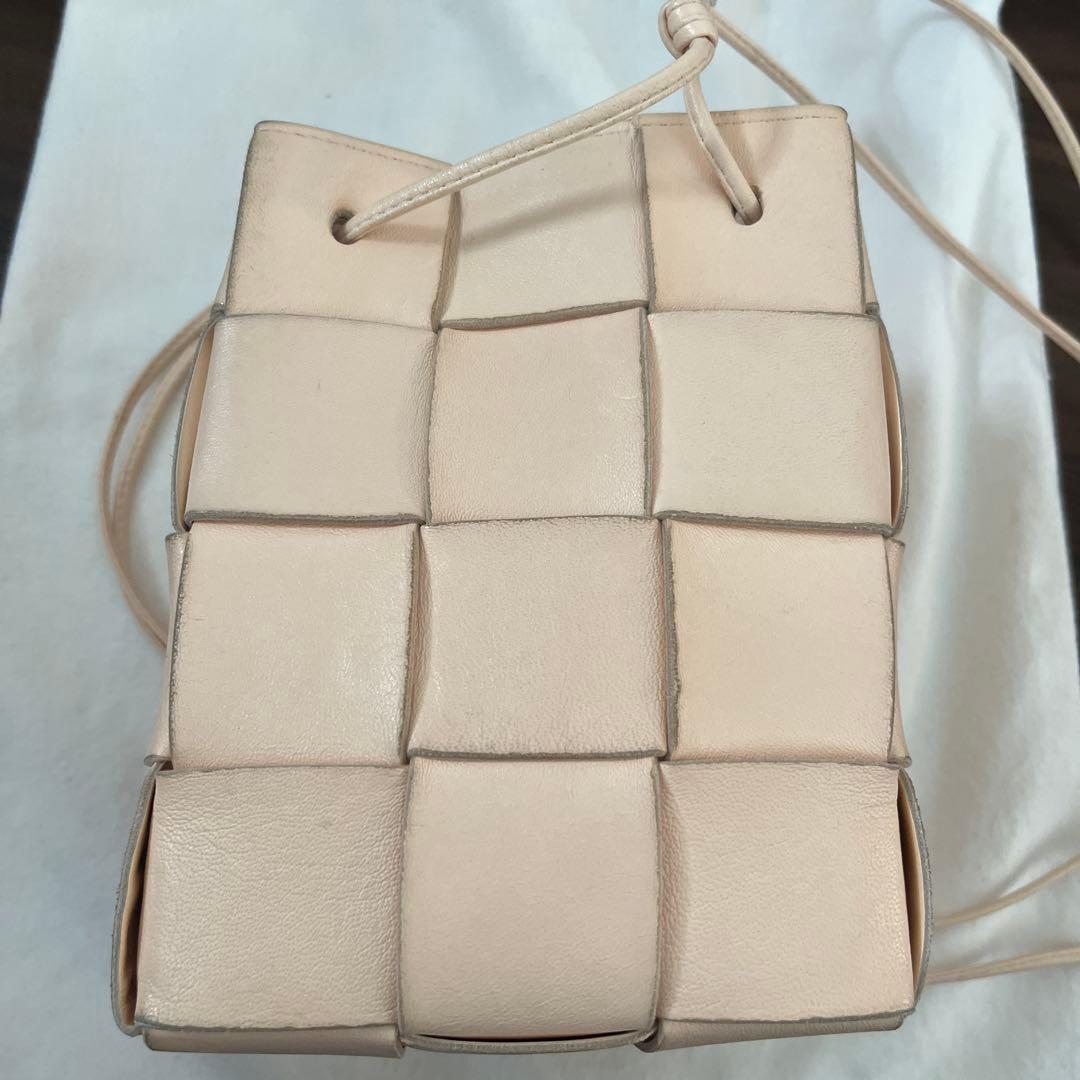 ボッテガヴェネタ　クロスボディバケット