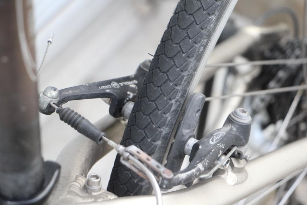 引き取り限定♪人気のTREK♪7.5FX♪カーボンフォーク♪軽量モデル♪