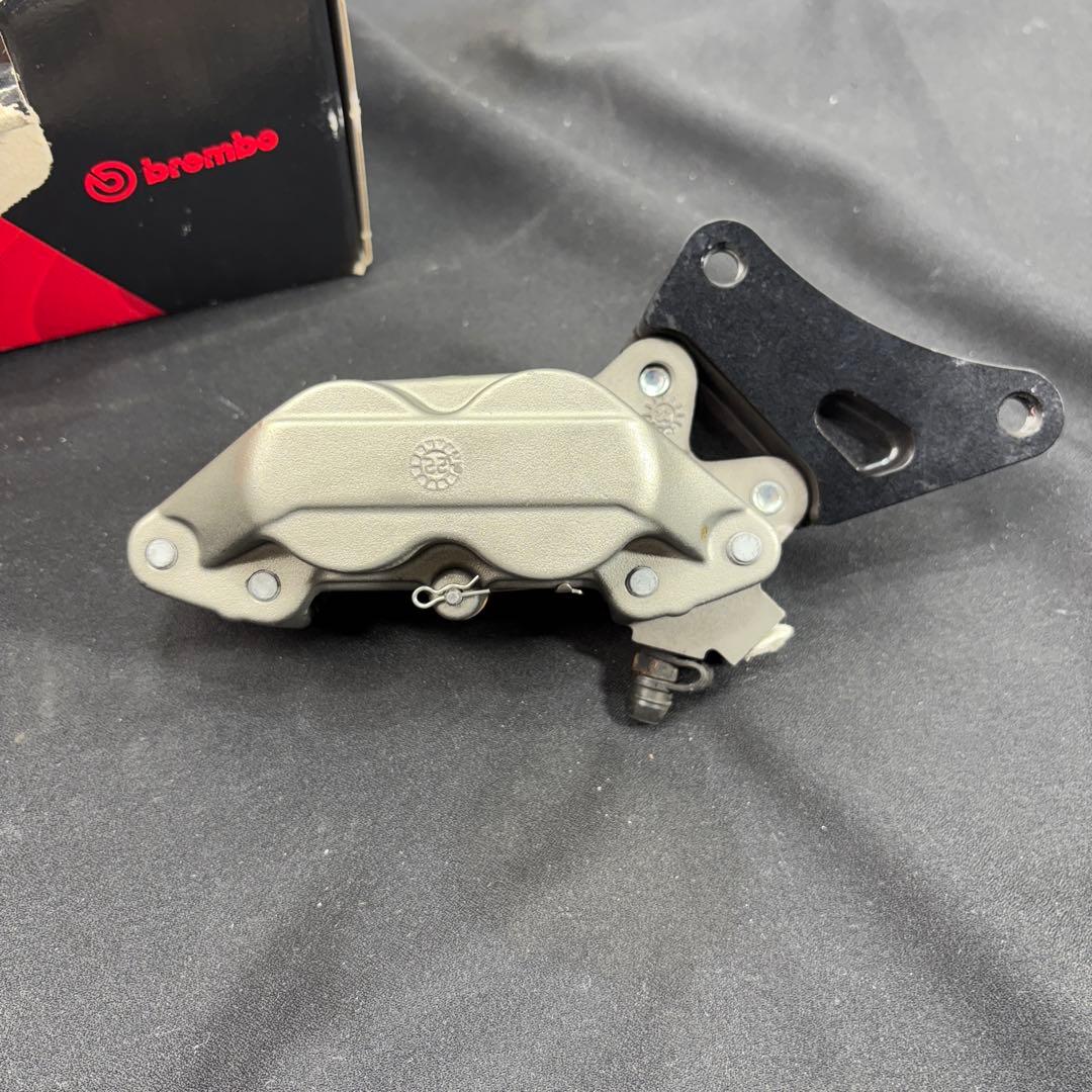 Brembo(ブレンボ) Axial 4Pキャリパー チタン キャスト