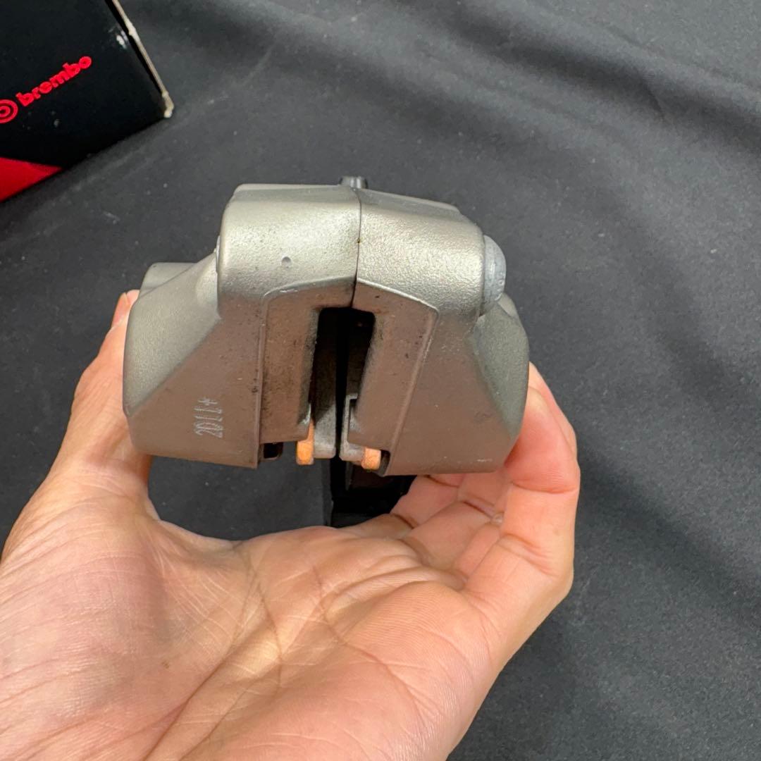 Brembo(ブレンボ) Axial 4Pキャリパー チタン キャスト