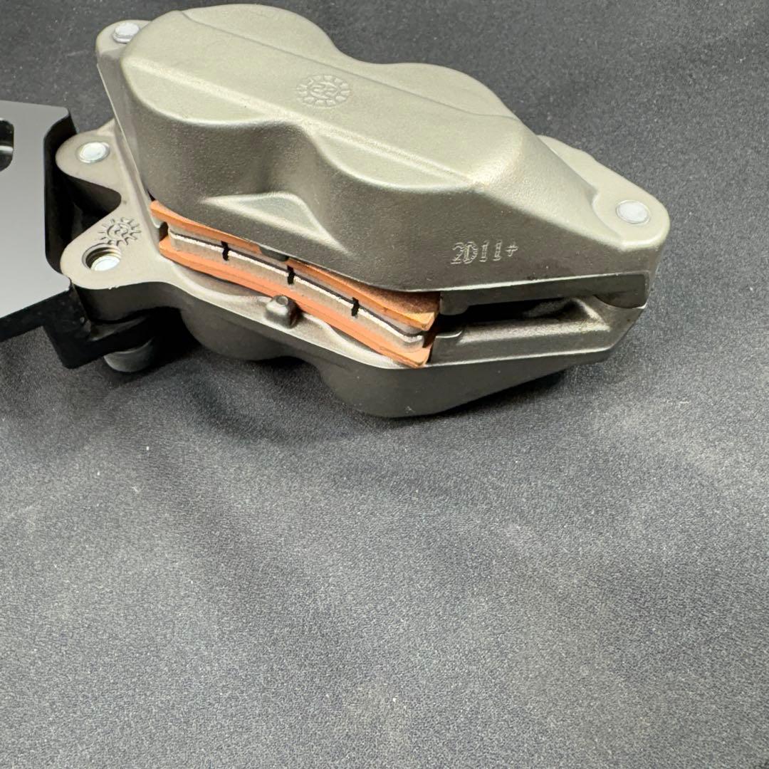 Brembo(ブレンボ) Axial 4Pキャリパー チタン キャスト