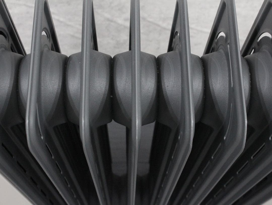 ▲De'Longhi デロンギ オイルヒーター ヴェルティカルド シダーグレー