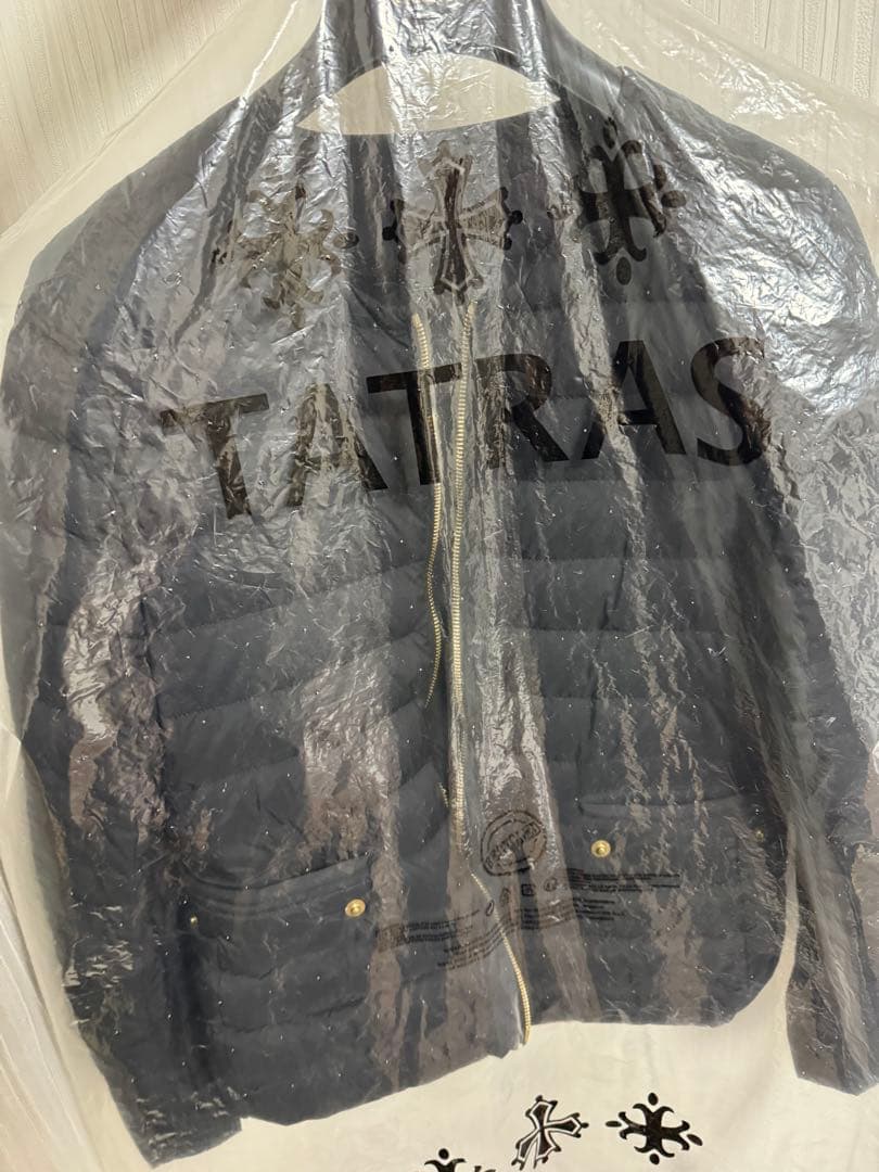 TATRAS ブラック ノーカラーダウンジャケット