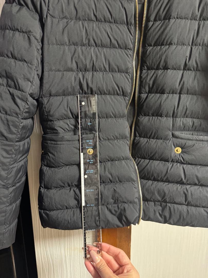 TATRAS ブラック ノーカラーダウンジャケット