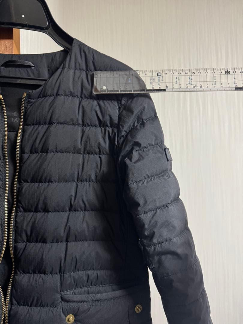 TATRAS ブラック ノーカラーダウンジャケット