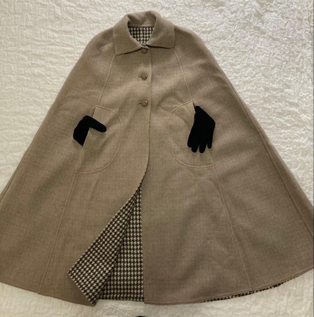 オンワード　防寒　昭和レトロ　ベージュ系　フード付きリバーシブル　マント　ケープ