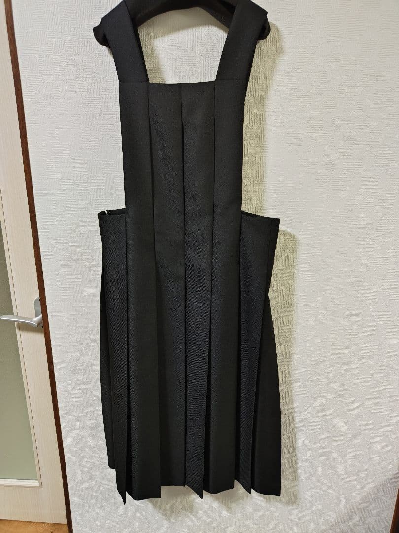 ブラック プリーツ サロペット