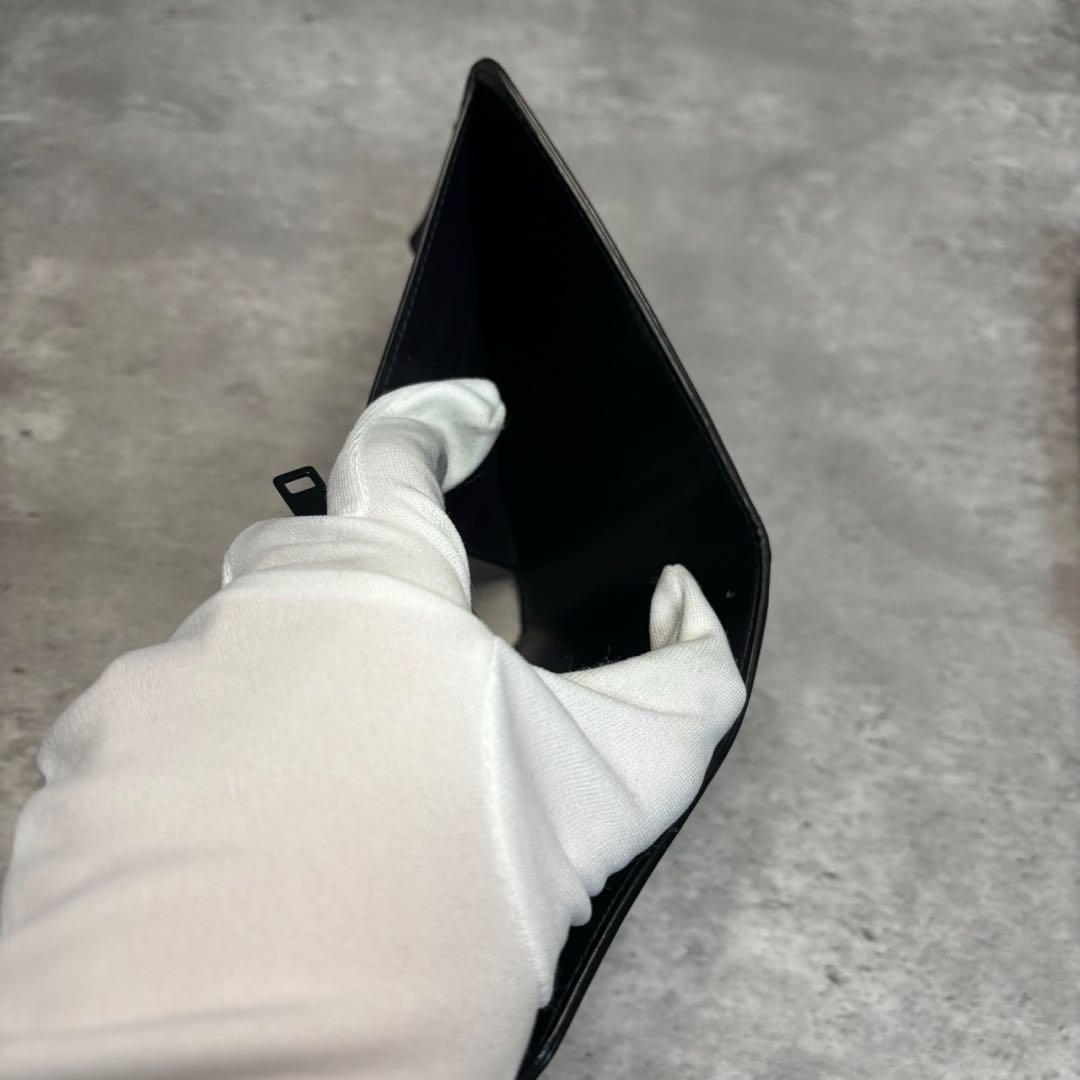 極美品✨サンローラン 二つ折り財布 ラウンドジップ カサンドラ ブラックロゴ 黒