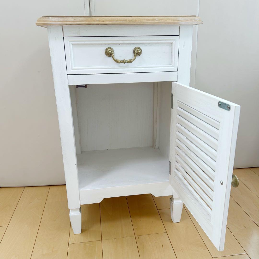 アンティーク　サイドチェスト　ブロカントシリーズ　ホワイトゴールドナイトテーブル