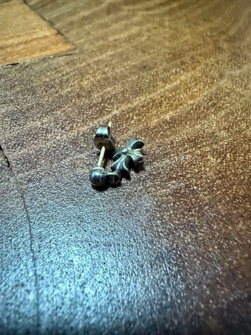 CHROME HEARTS タイニーE CHプラスドロップ シルバーピアス