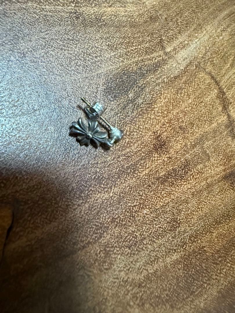 CHROME HEARTS タイニーE CHプラスドロップ シルバーピアス